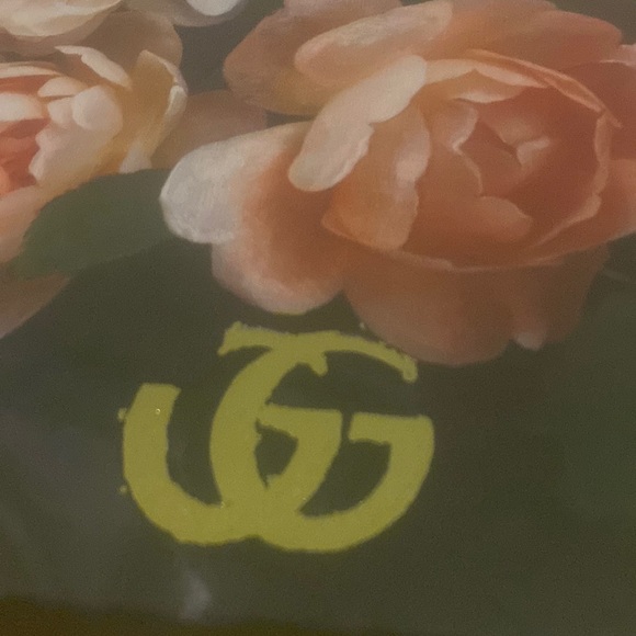 Oliver painting of pink roses with fashion embellishments in Gold foil - Picture 3 of 4